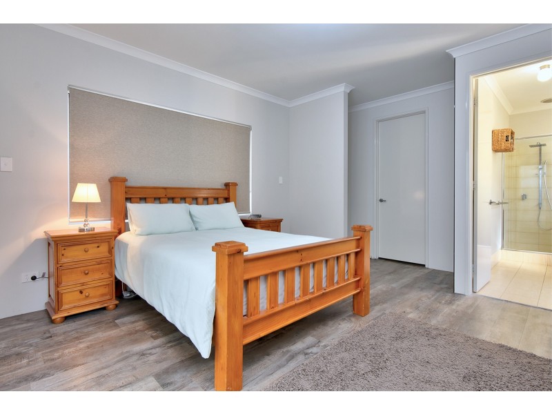 12 Dresden Street, Hocking WA 6065