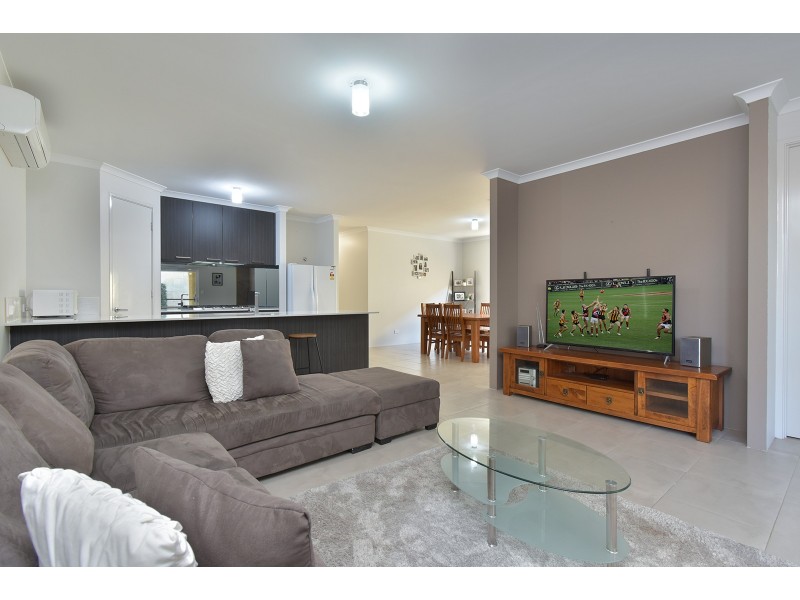 12 Dresden Street, Hocking WA 6065