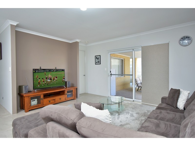 12 Dresden Street, Hocking WA 6065