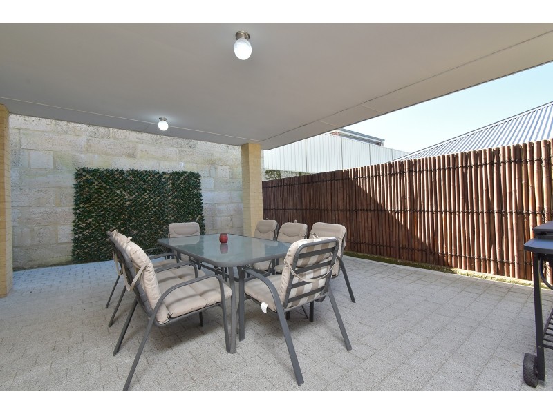 12 Dresden Street, Hocking WA 6065