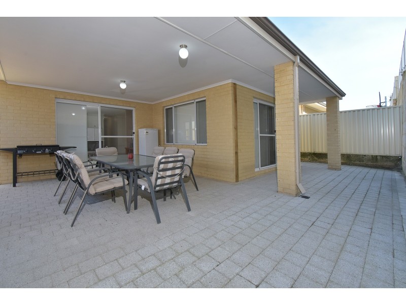 12 Dresden Street, Hocking WA 6065