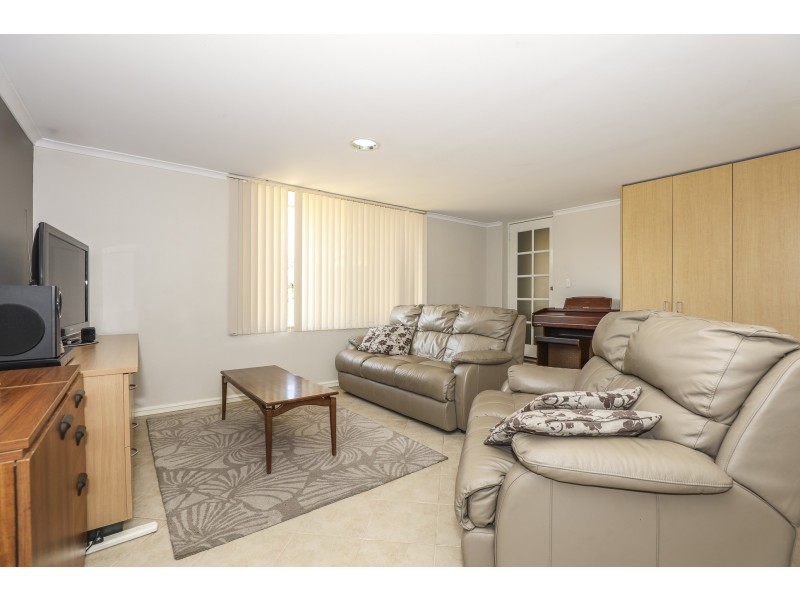 18 Cherwell Avenue, Beechboro WA 6063