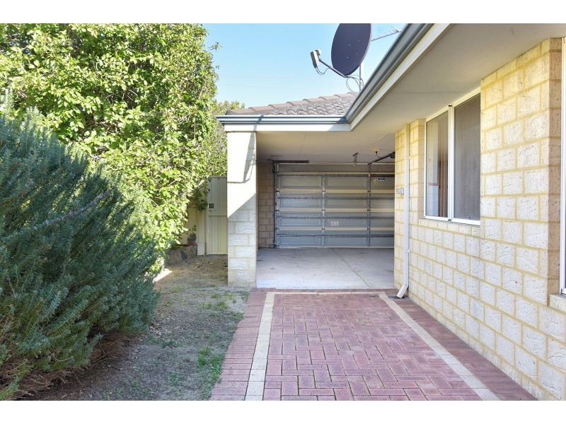 93 East Road, Hocking WA 6065