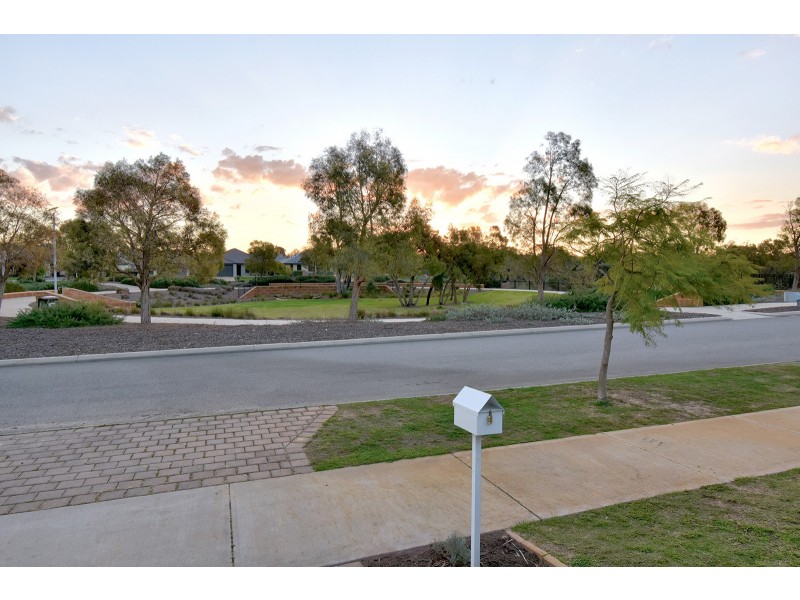 97 Boomerang Loop, Banksia Grove WA 6031