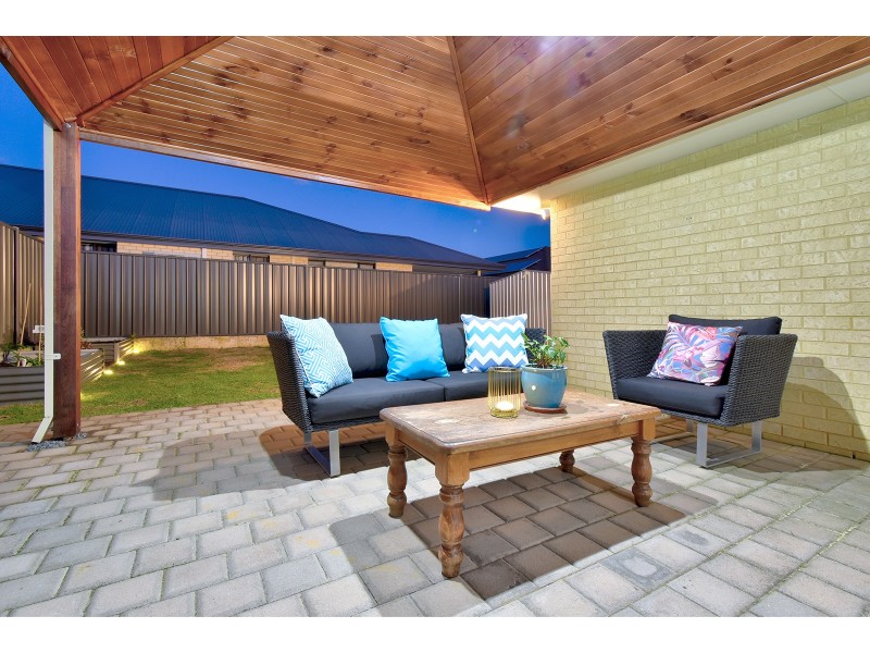 97 Boomerang Loop, Banksia Grove WA 6031