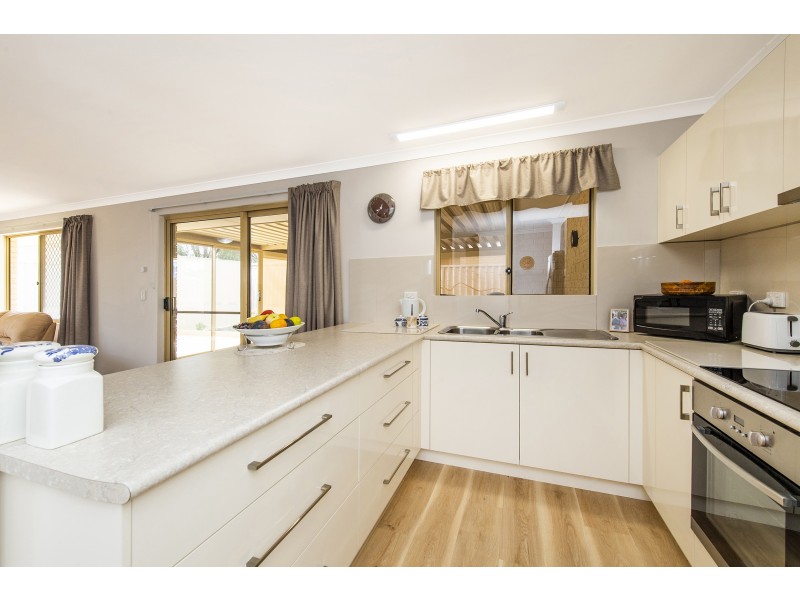 6 Barracuda Rise, Warnbro WA 6169