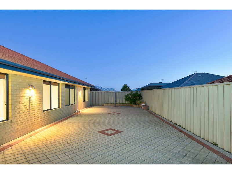 88 Da Vinci Drive, Tapping WA 6065