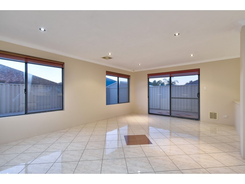 88 Da Vinci Drive, Tapping WA 6065