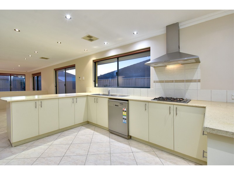 88 Da Vinci Drive, Tapping WA 6065
