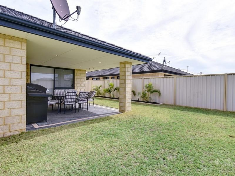 5 Zurich Fairway, Hocking WA 6065