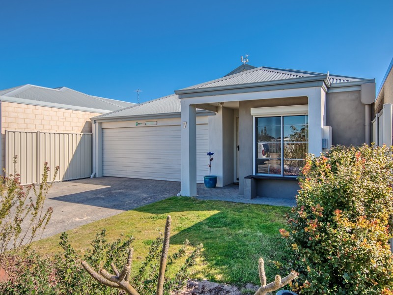 7 Elvire Grove, Golden Bay WA 6174