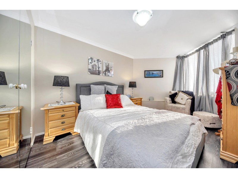 30/6A Valley Road, Halls Head WA 6210