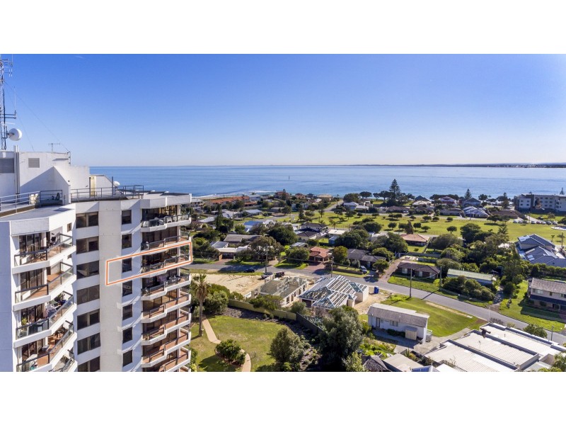 30/6A Valley Road, Halls Head WA 6210