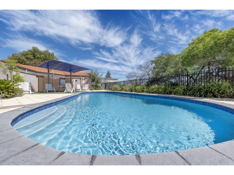 30/6A Valley Road, Halls Head WA 6210