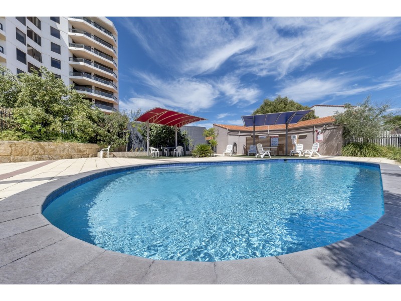 30/6A Valley Road, Halls Head WA 6210