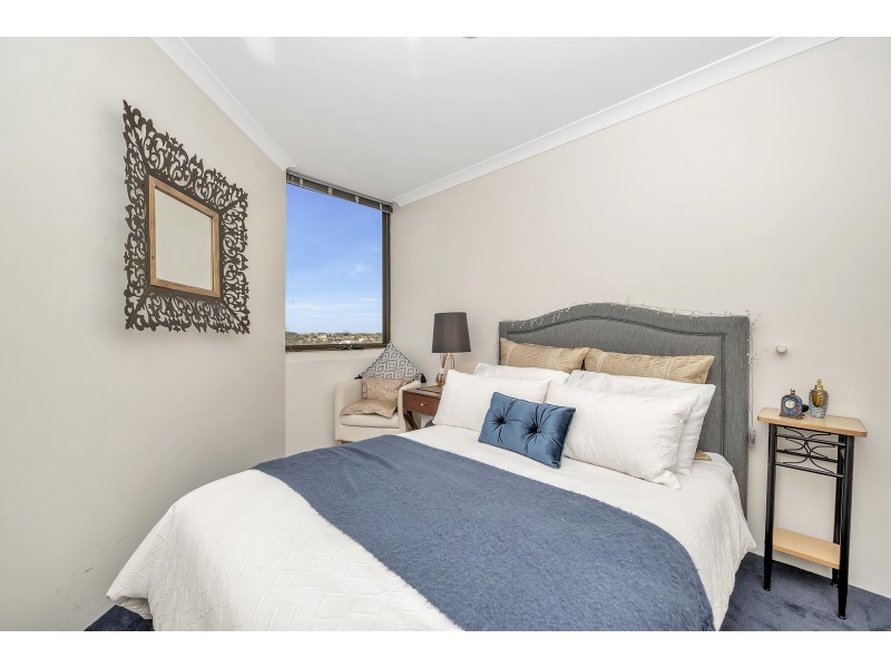 30/6A Valley Road, Halls Head WA 6210