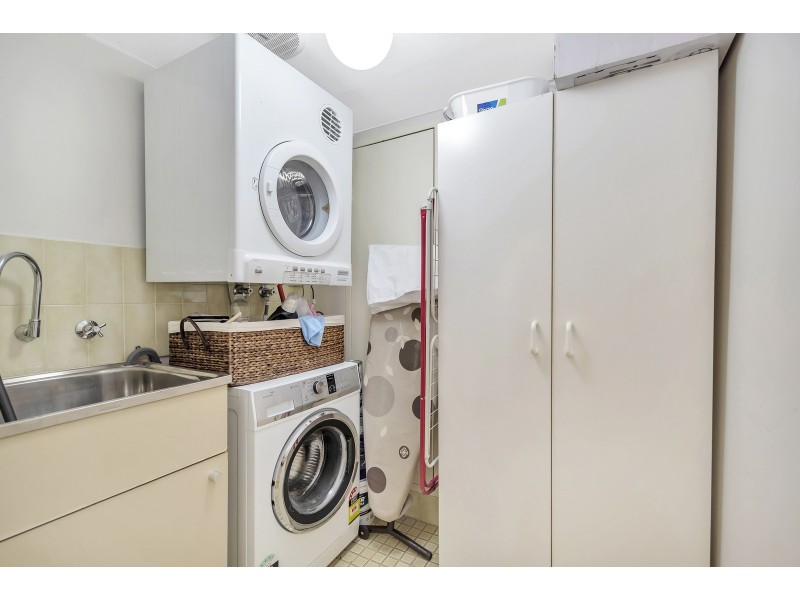 30/6A Valley Road, Halls Head WA 6210