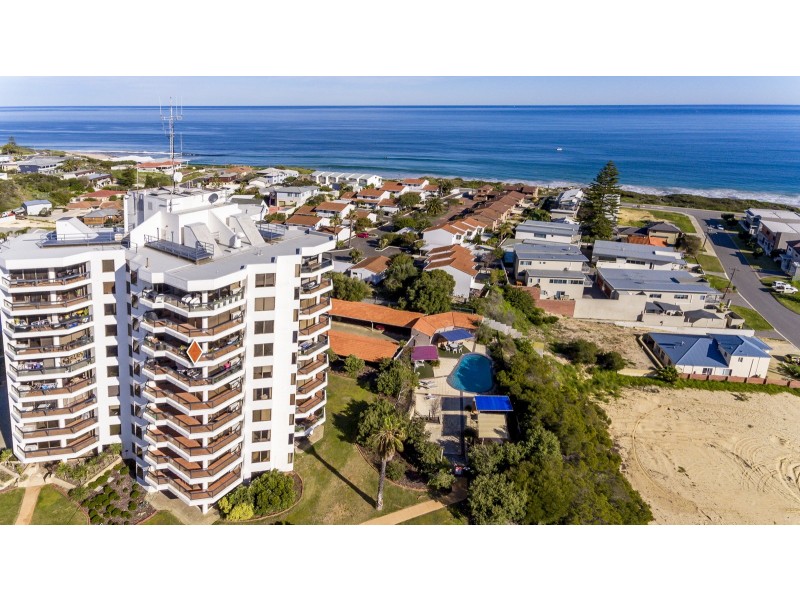 30/6A Valley Road, Halls Head WA 6210