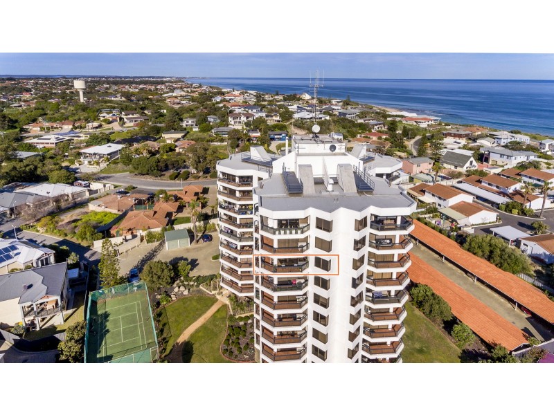 30/6A Valley Road, Halls Head WA 6210