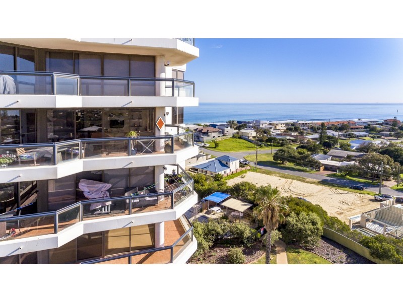 30/6A Valley Road, Halls Head WA 6210