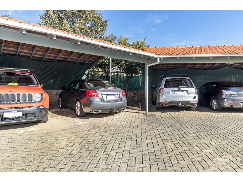 30/6A Valley Road, Halls Head WA 6210