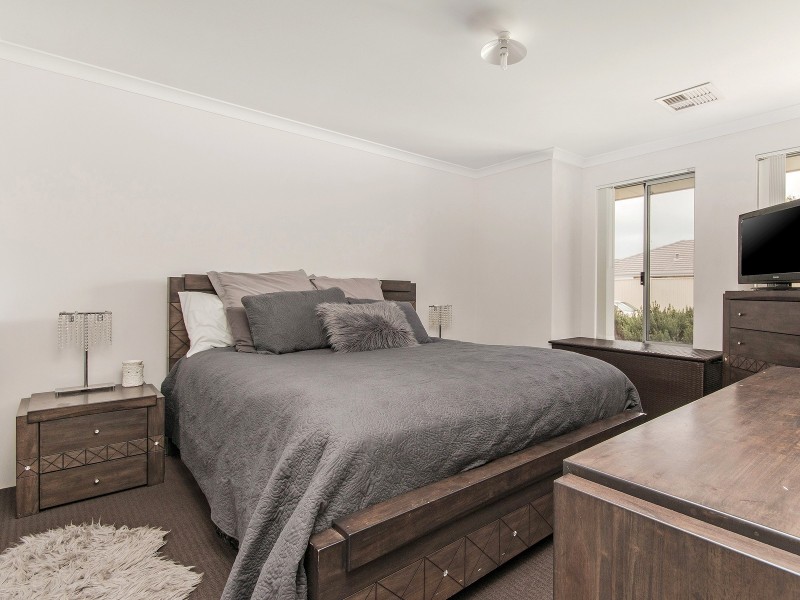 22 Gilroyd Way, Golden Bay WA 6174