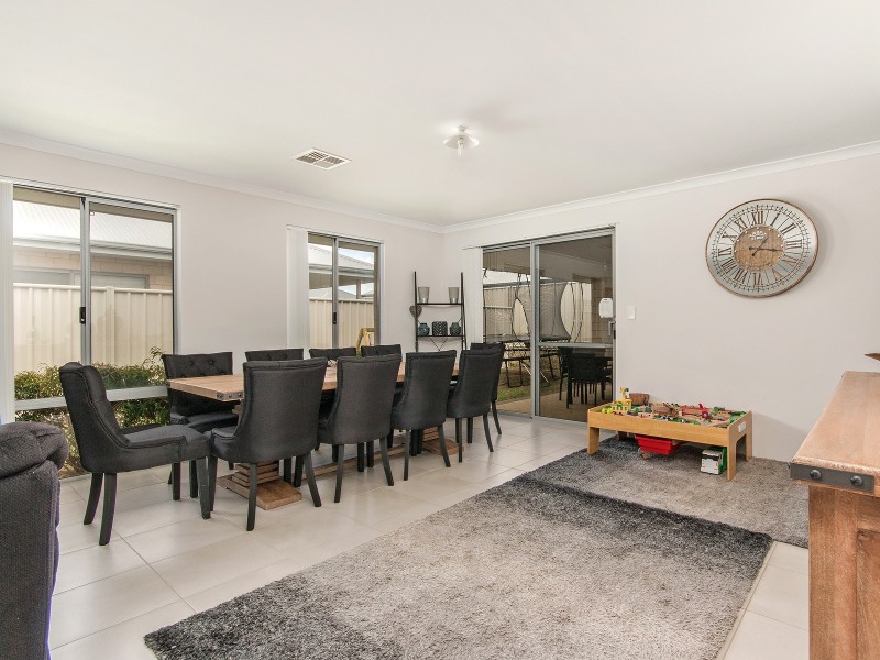 22 Gilroyd Way, Golden Bay WA 6174