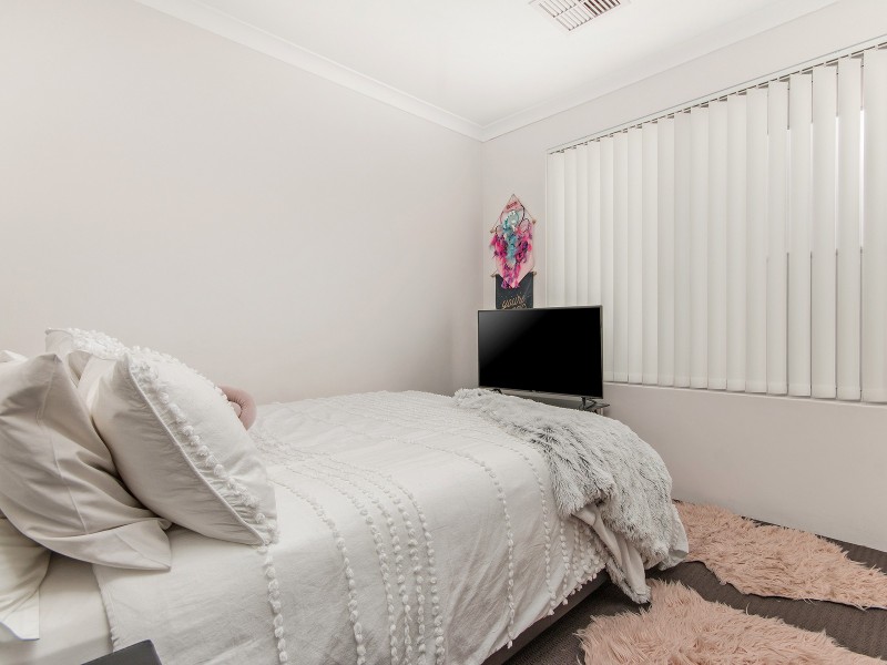 22 Gilroyd Way, Golden Bay WA 6174