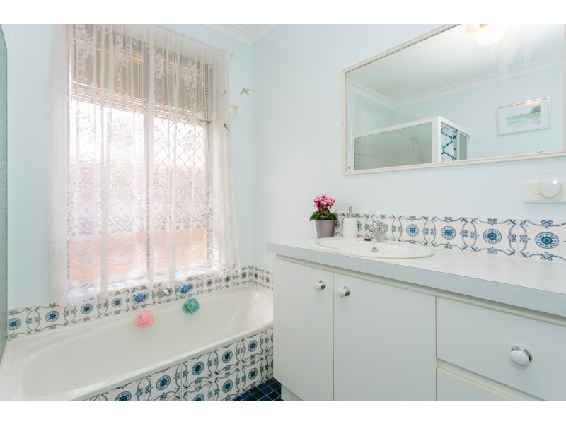 7 Wedgewood Drive, Edgewater WA 6027