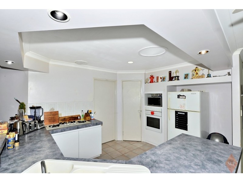 24 Hestia Place, San Remo WA 6210