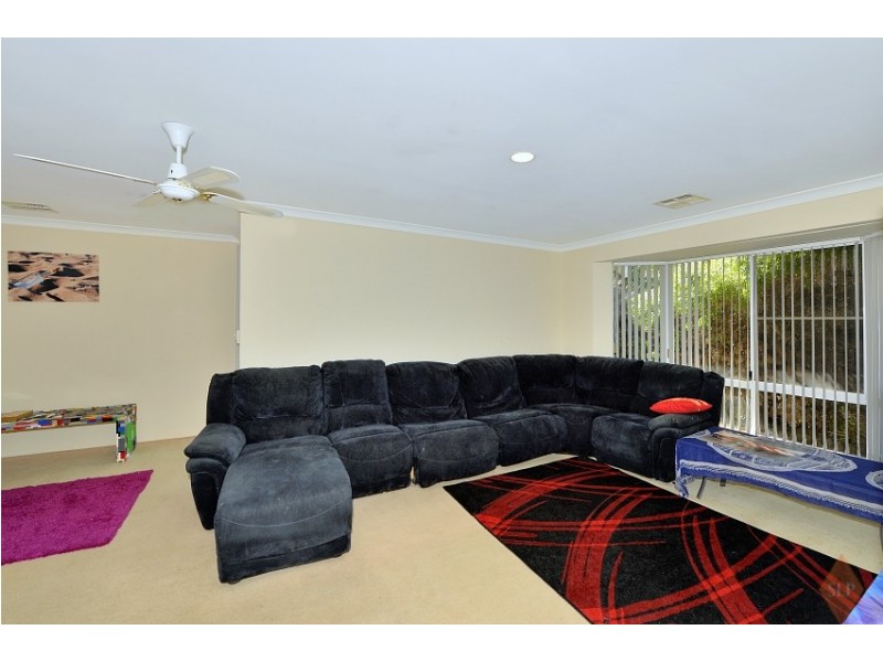 24 Hestia Place, San Remo WA 6210