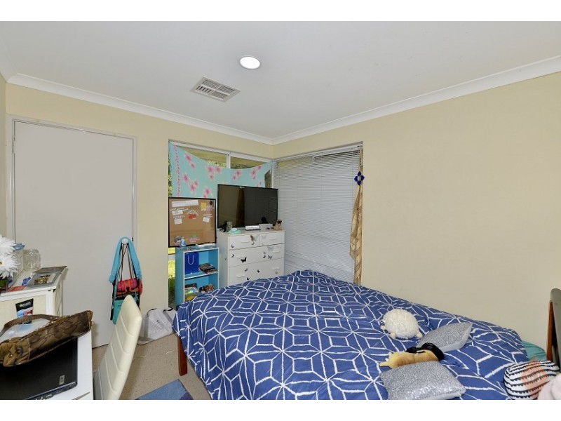 24 Hestia Place, San Remo WA 6210