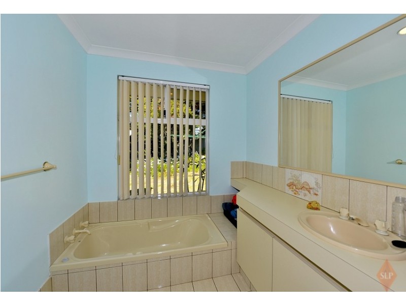 24 Hestia Place, San Remo WA 6210