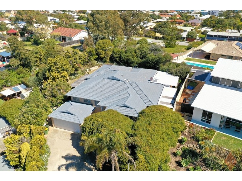 24 Hestia Place, San Remo WA 6210