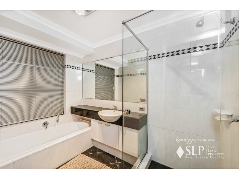 4 Hopper Turn, Madeley WA 6065