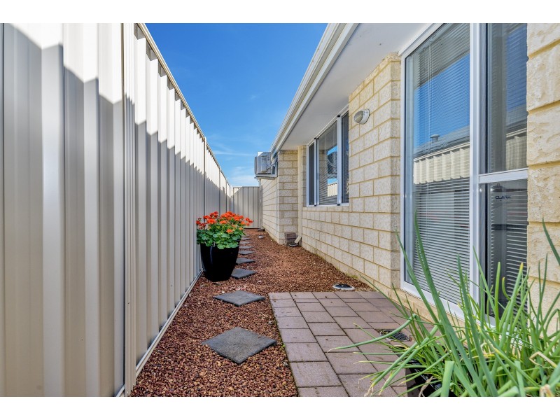 10 Bourke Close, Ravenswood WA 6208