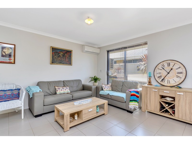 12 Sunderland Way, Waikiki WA 6169