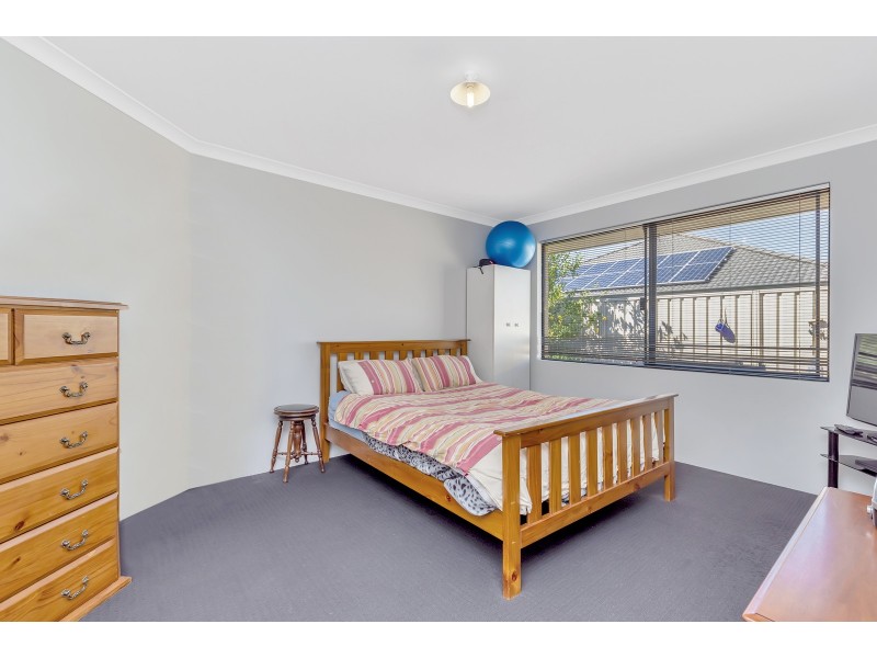 12 Sunderland Way, Waikiki WA 6169