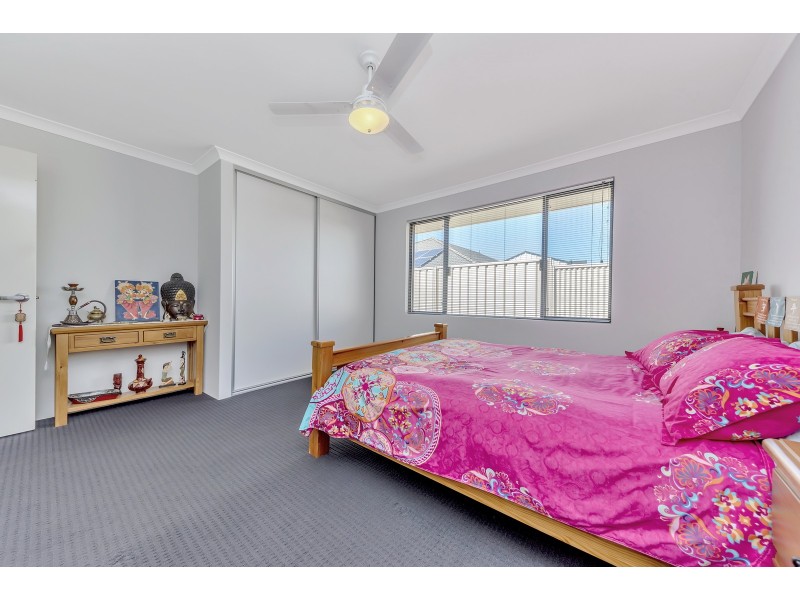 12 Sunderland Way, Waikiki WA 6169