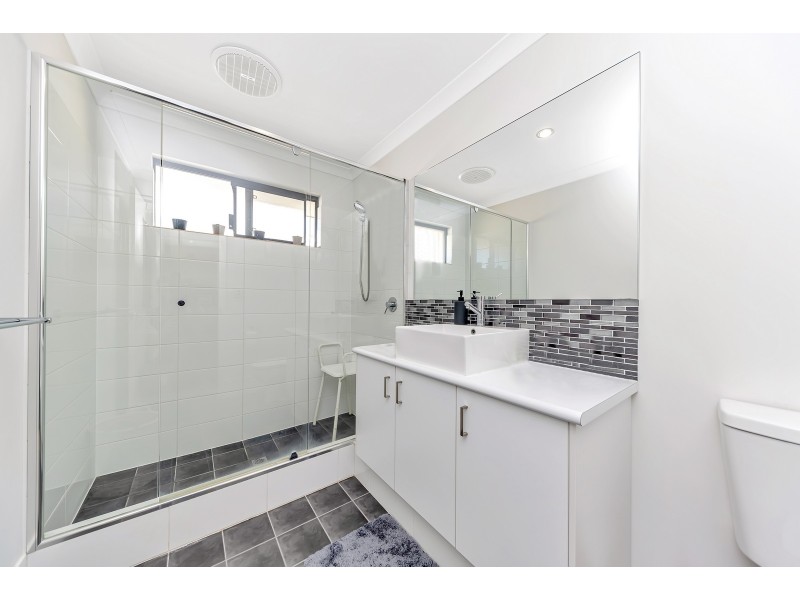 12 Sunderland Way, Waikiki WA 6169