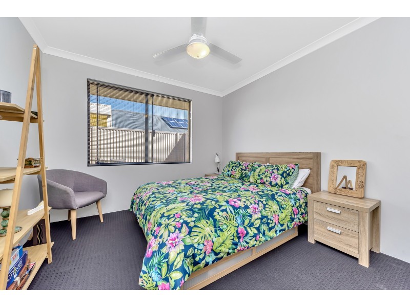 12 Sunderland Way, Waikiki WA 6169