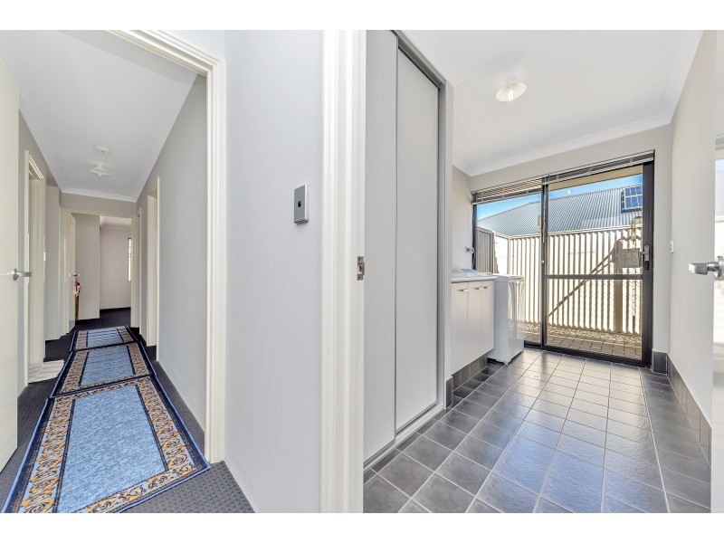 12 Sunderland Way, Waikiki WA 6169