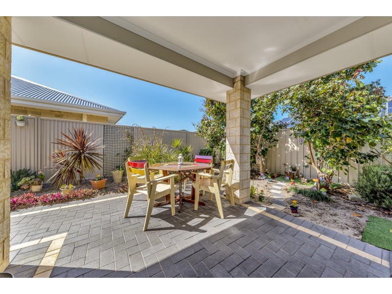 12 Sunderland Way, Waikiki WA 6169