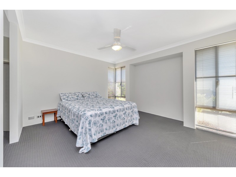 12 Sunderland Way, Waikiki WA 6169