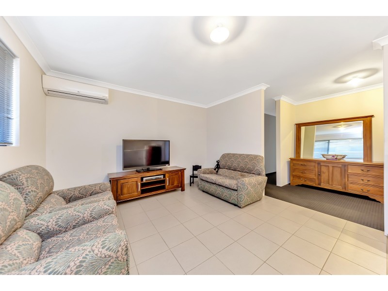 12 Sunderland Way, Waikiki WA 6169