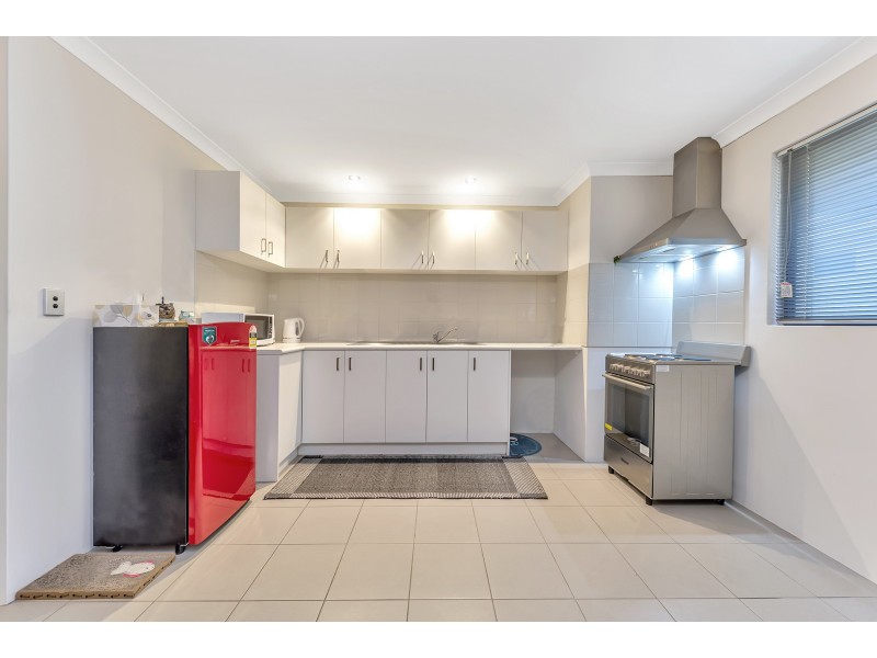 12 Sunderland Way, Waikiki WA 6169