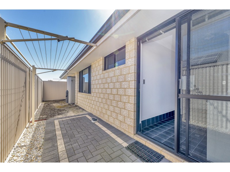 12 Sunderland Way, Waikiki WA 6169