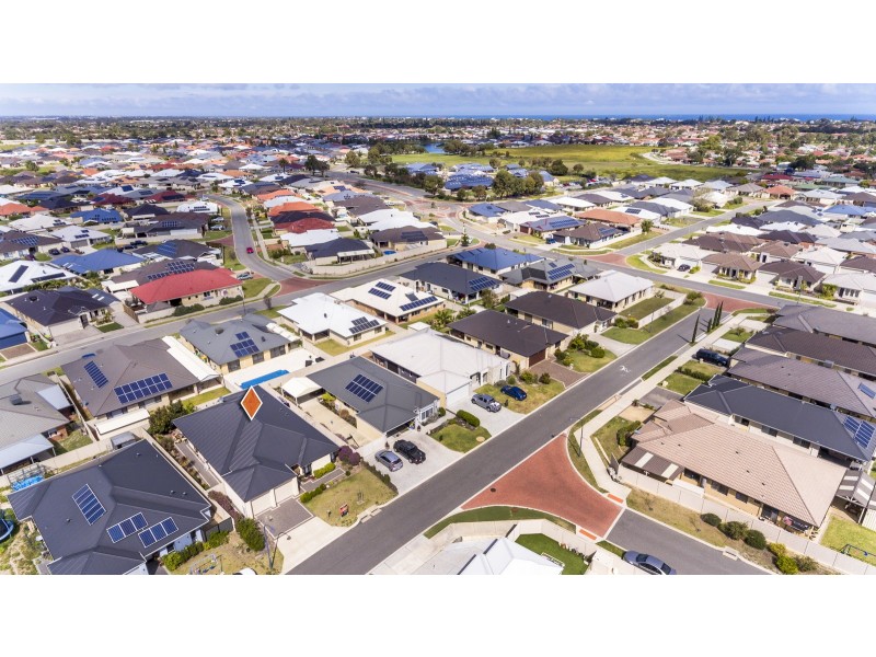 12 Sunderland Way, Waikiki WA 6169