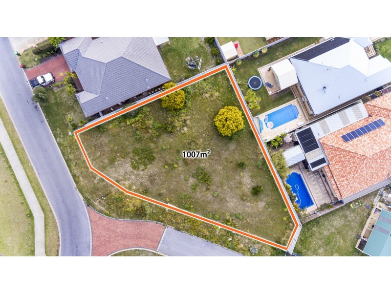 8 Angourie Street, Secret Harbour WA 6173