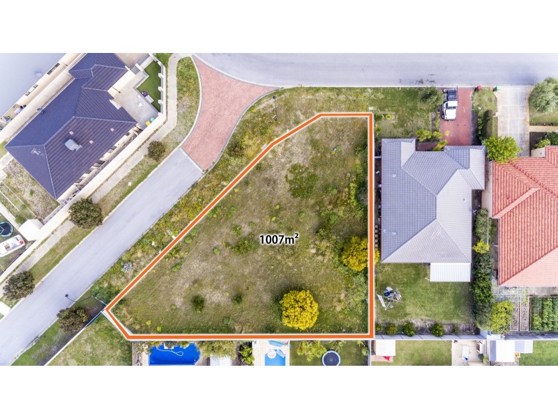 8 Angourie Street, Secret Harbour WA 6173